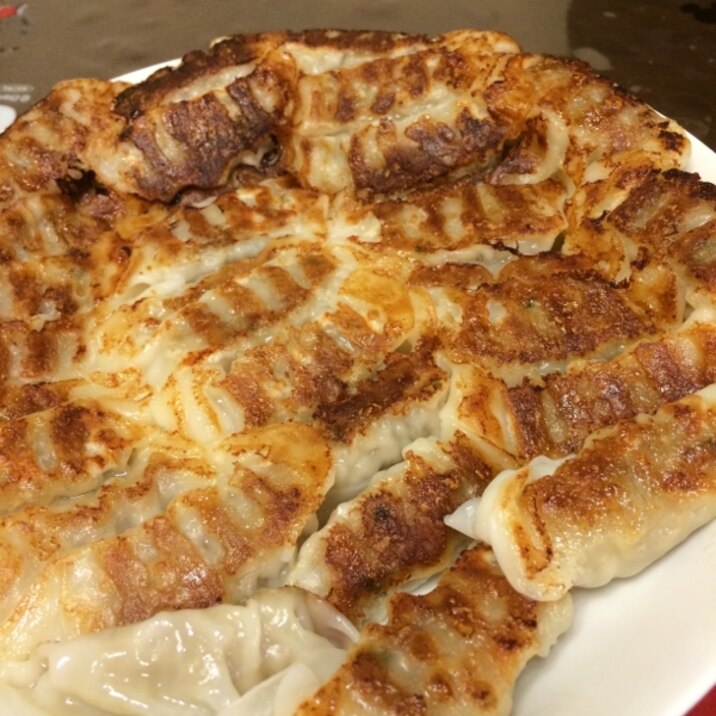 市販の餃子をパリパリに！！焼き方が大事です！